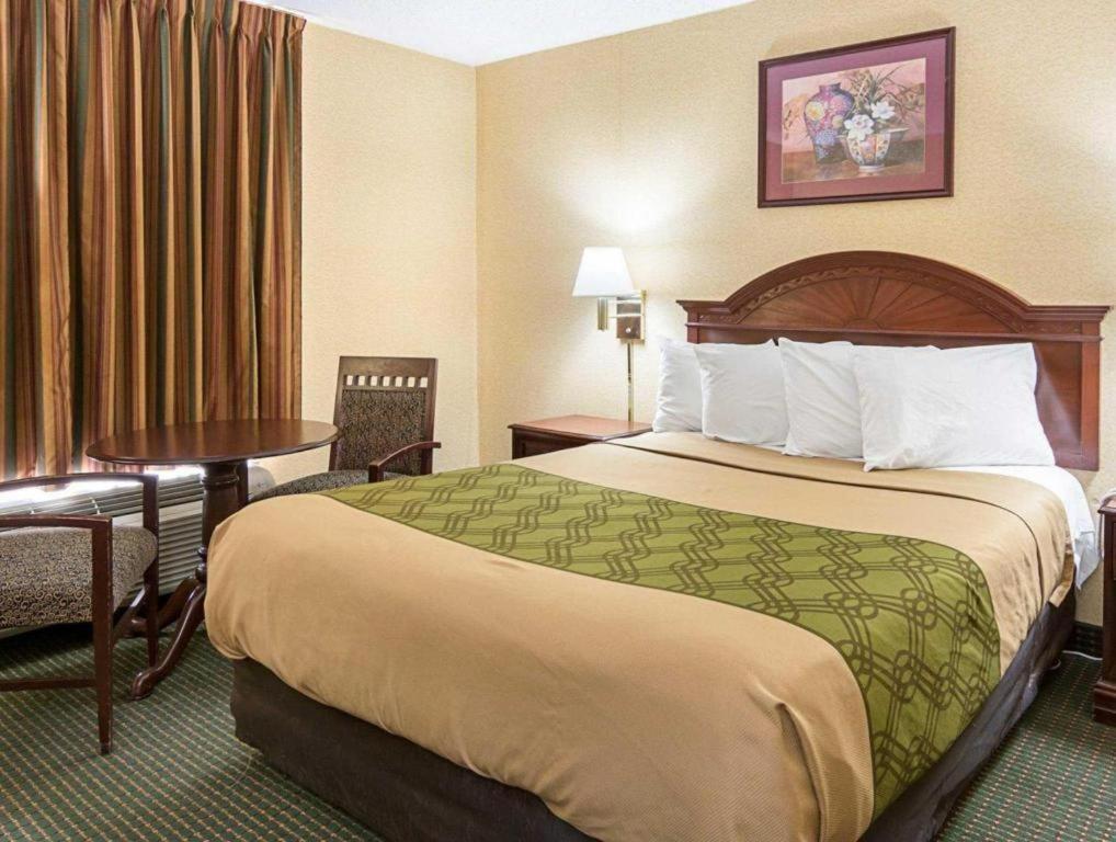 Hotel Econo Near Quantico Marine Base 2*