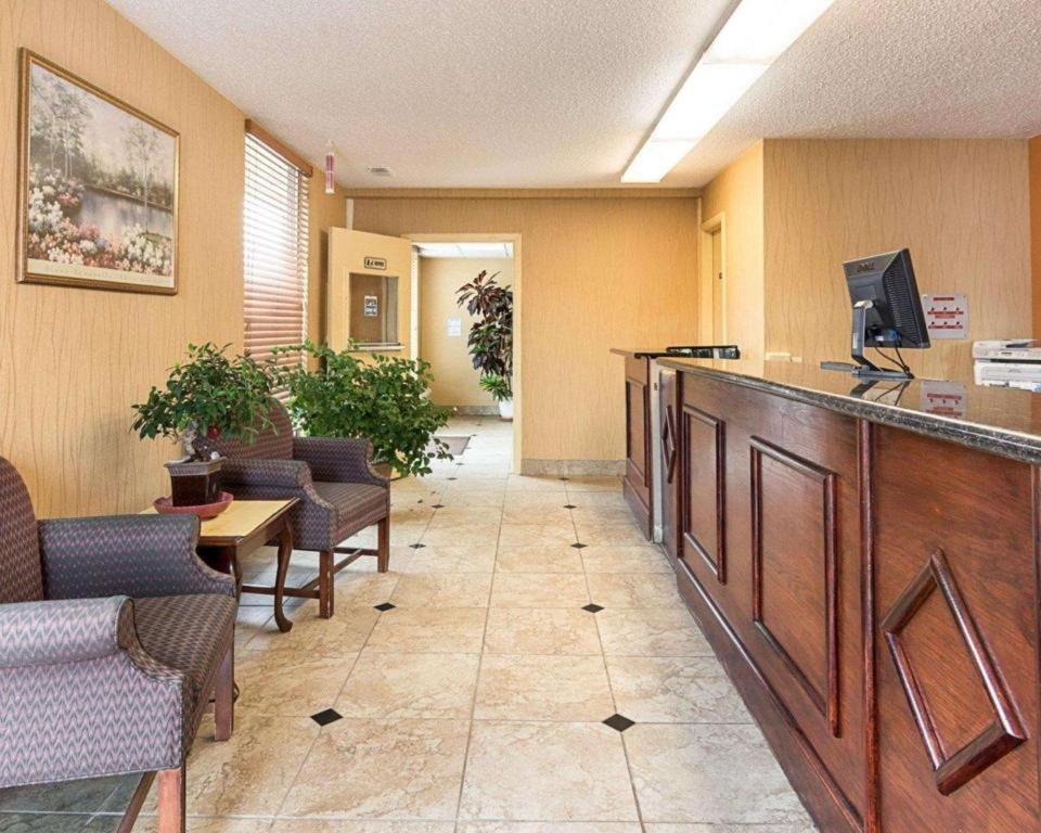 Econo Near Quantico Marine Base Hotel 2*