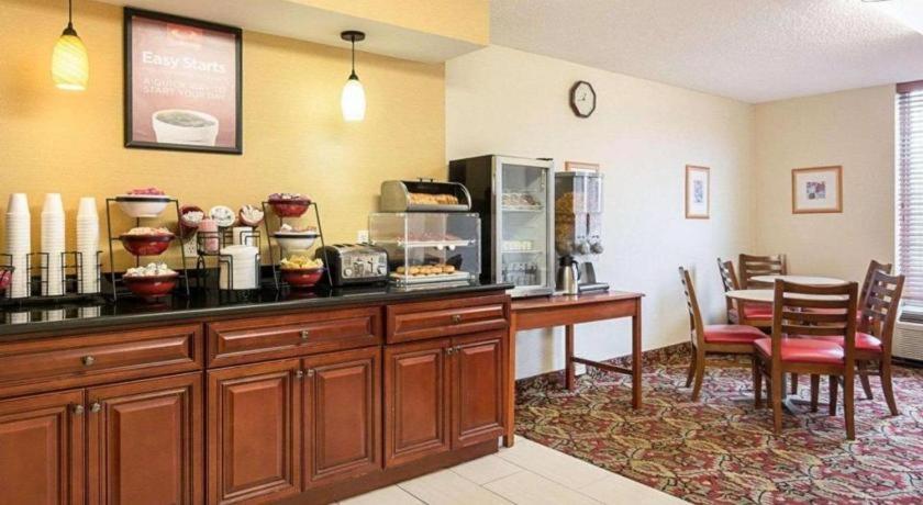 Hotel Econo Near Quantico Marine Base 2*