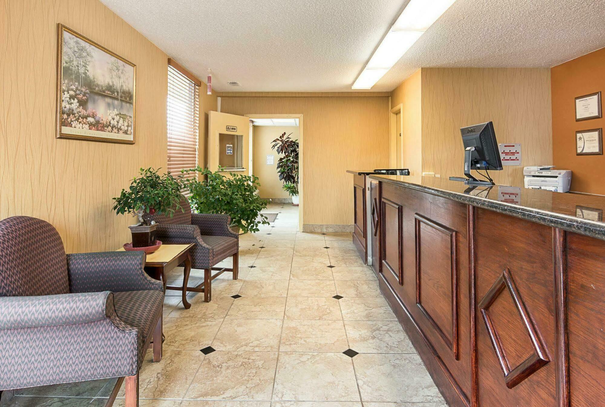 Econo Near Quantico Marine Base Hotel 2*